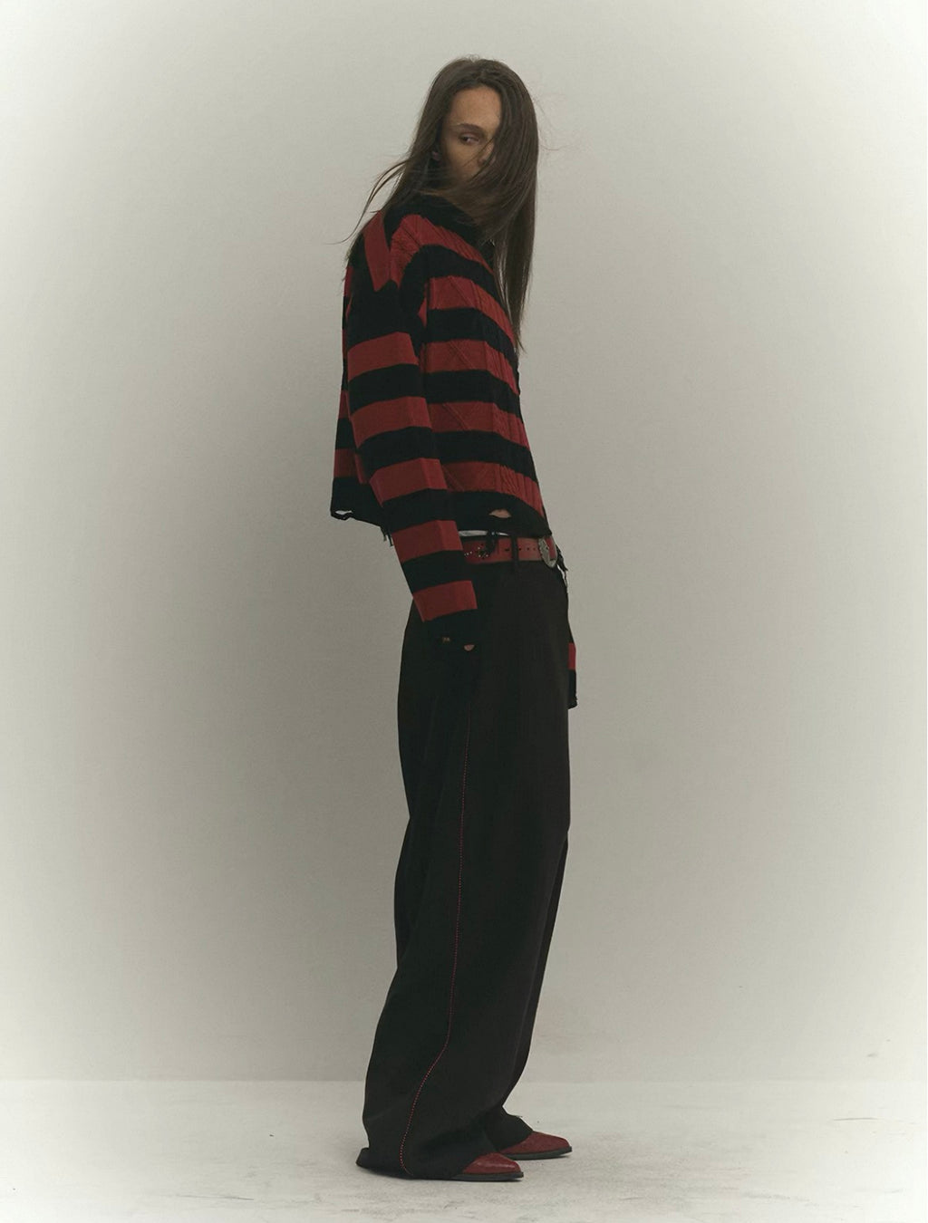 Grunge Red & Black Stripe Badge Knit Sweater, Oversized Crew Neck Pullover